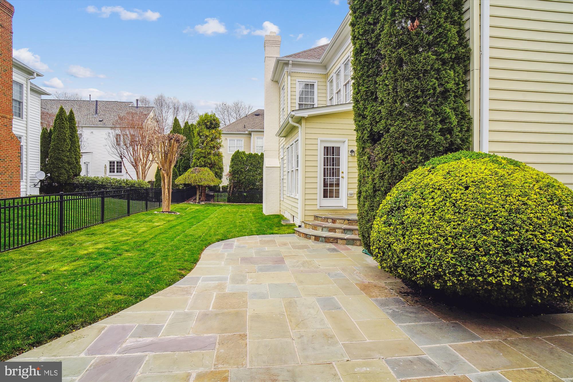 FALLSGROVE - Residential