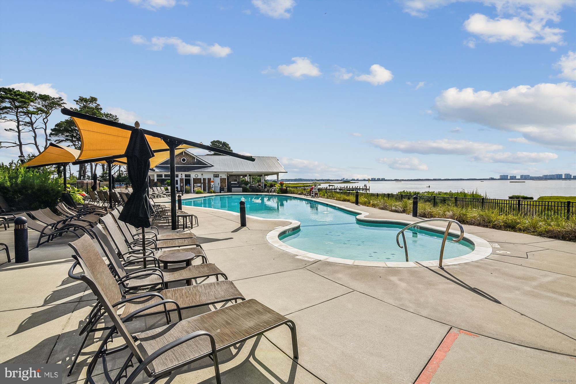 BAYSIDE - Residential