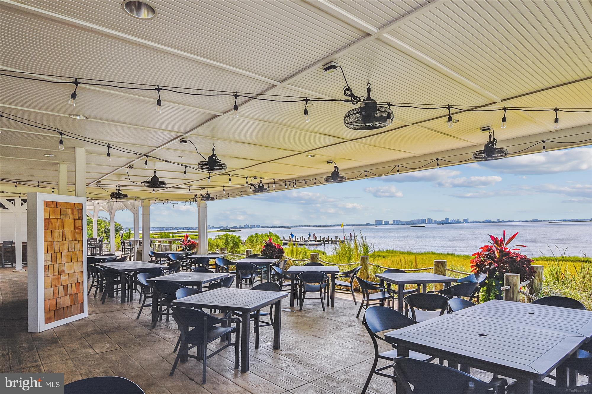 BAYSIDE - Residential