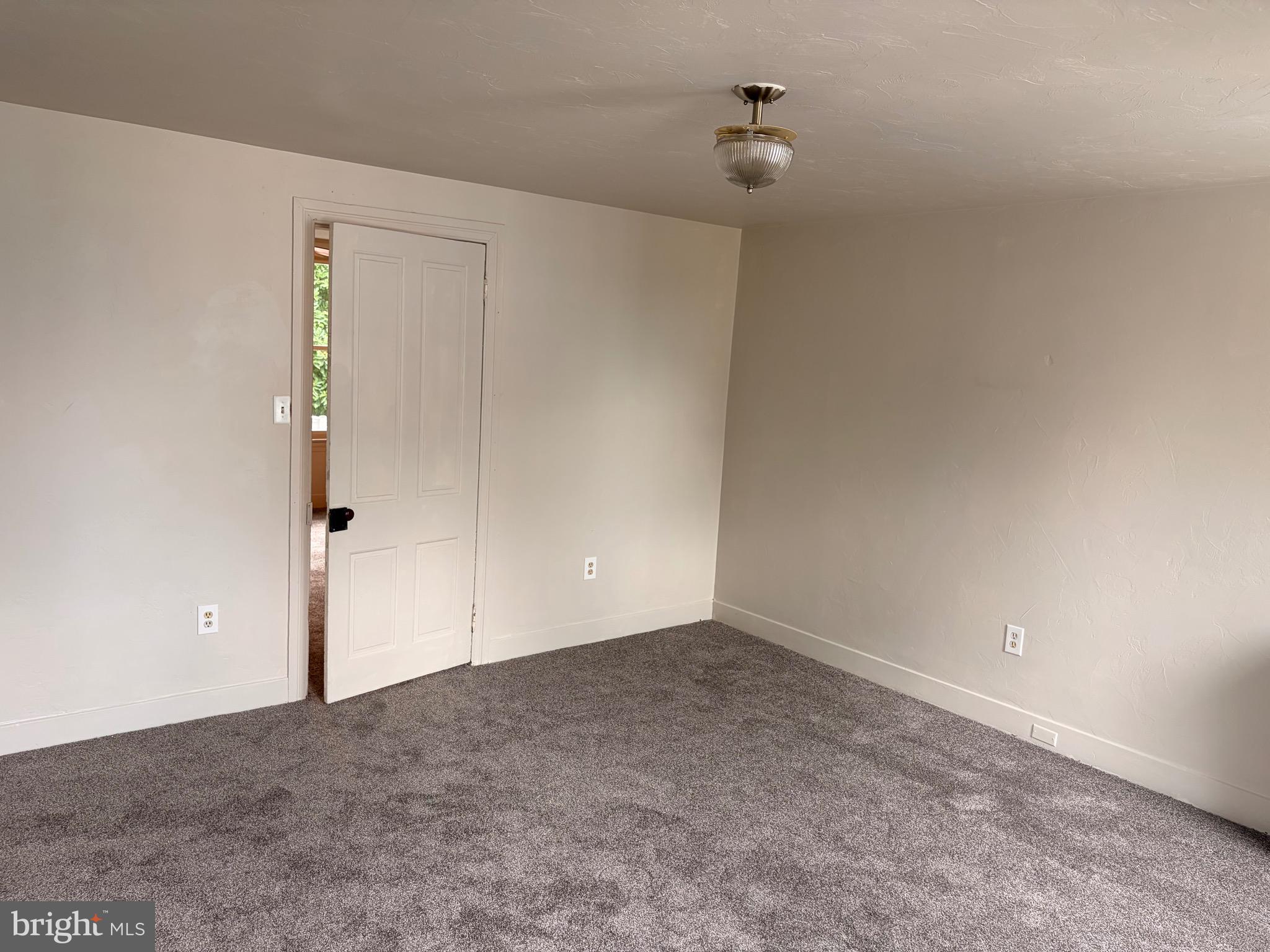 424 SMITH STREET SECOND FLOOR