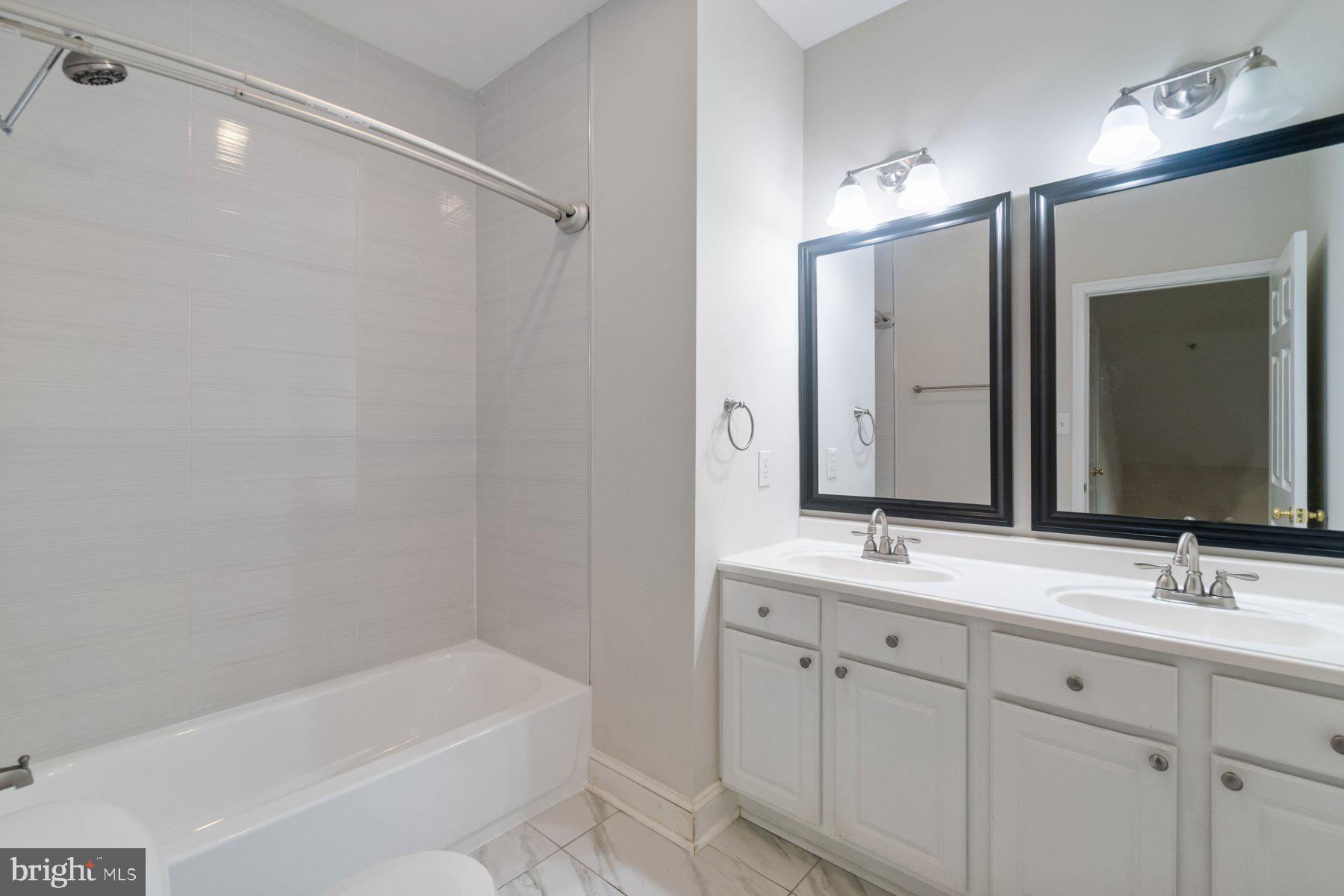 RIVER COLONY - Residential