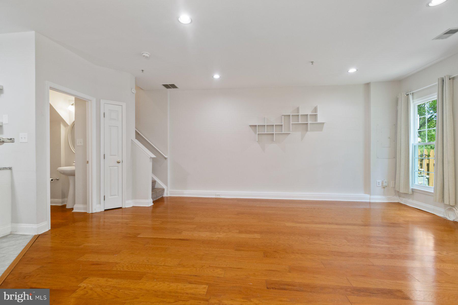 RIVER COLONY - Residential