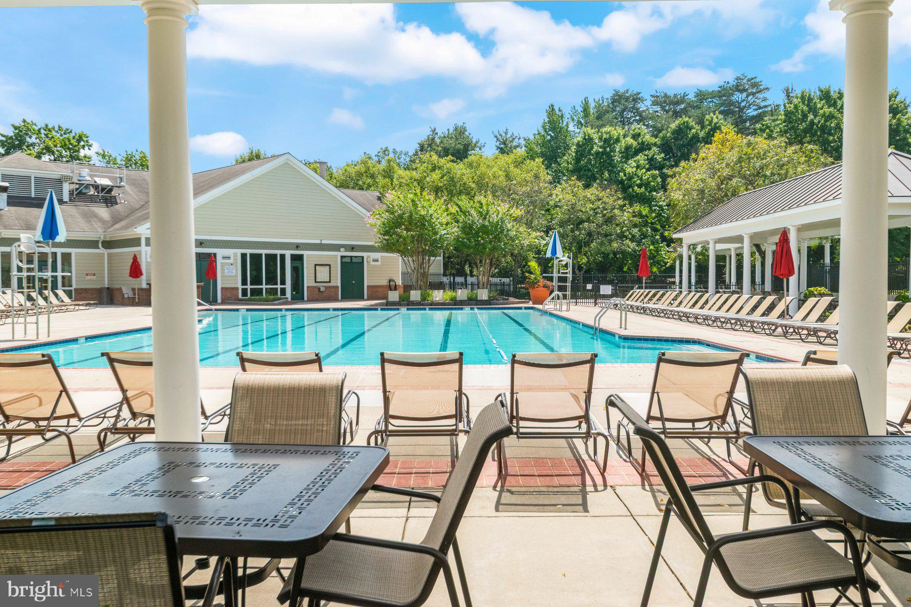 RIVER COLONY - Residential