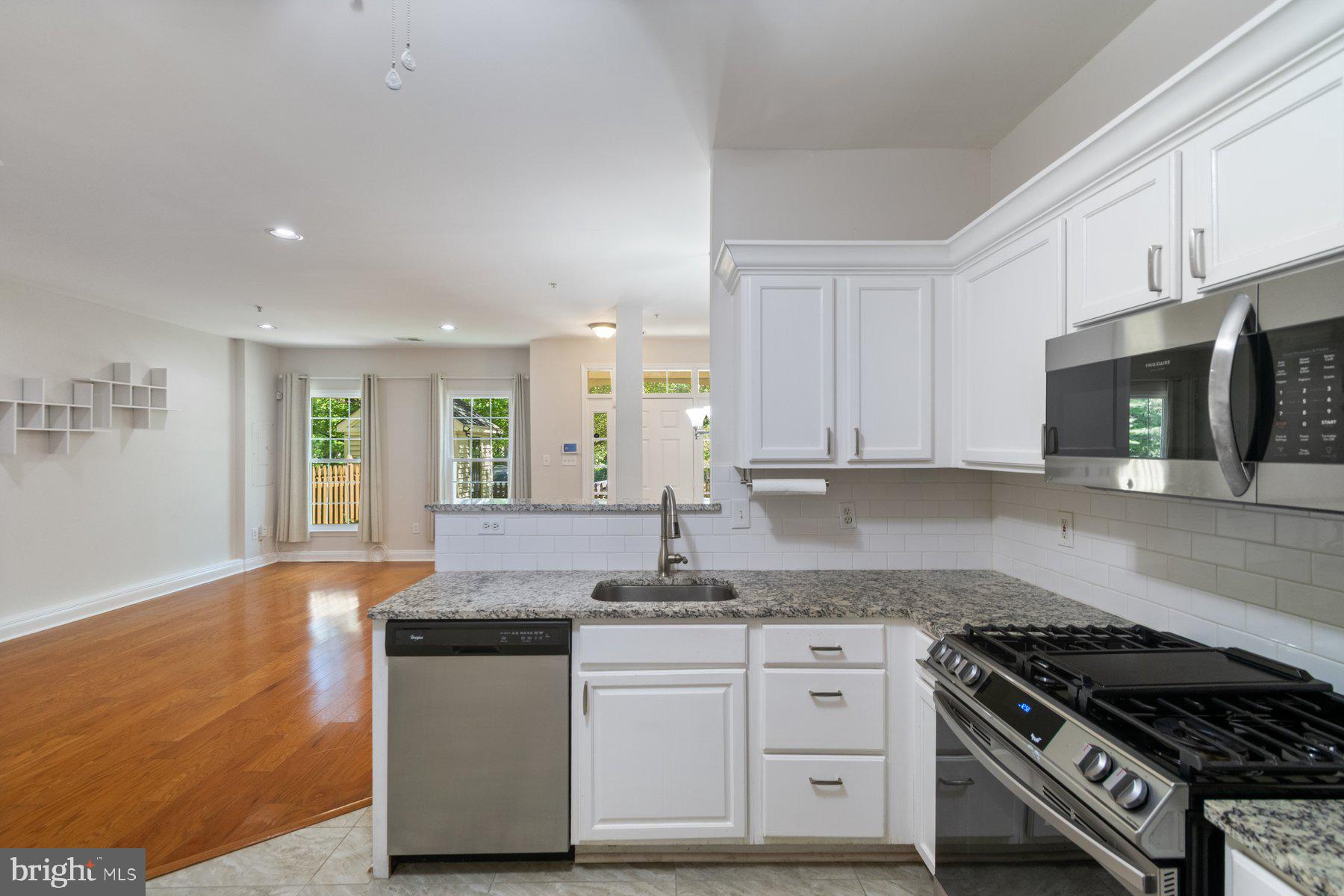 RIVER COLONY - Residential