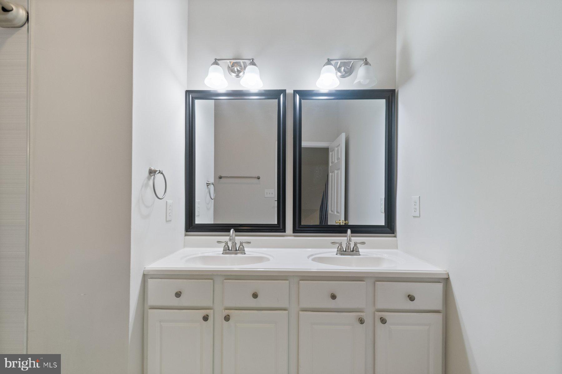 RIVER COLONY - Residential