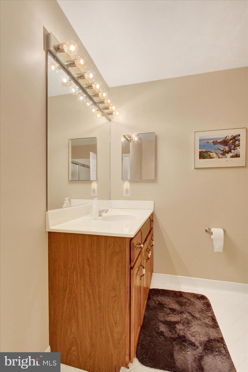 LAKE HERITAGE - Residential
