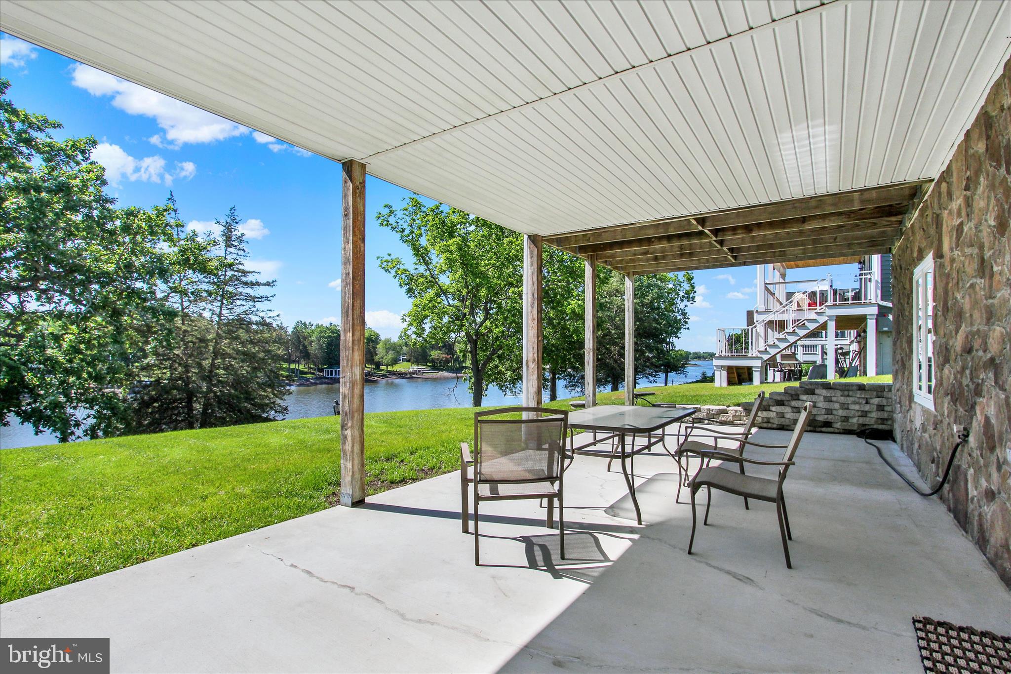 LAKE HERITAGE - Residential
