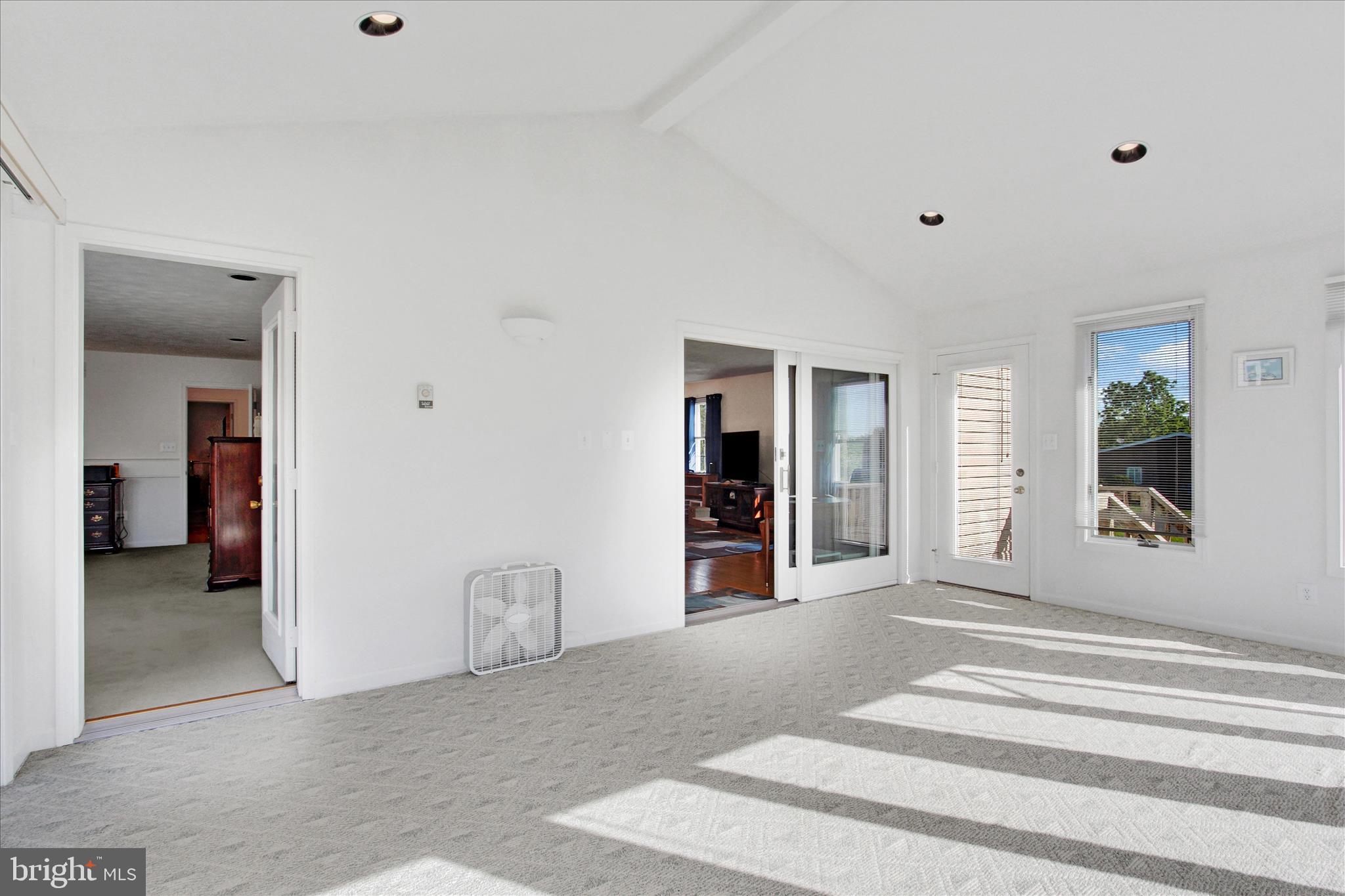 LAKE HERITAGE - Residential