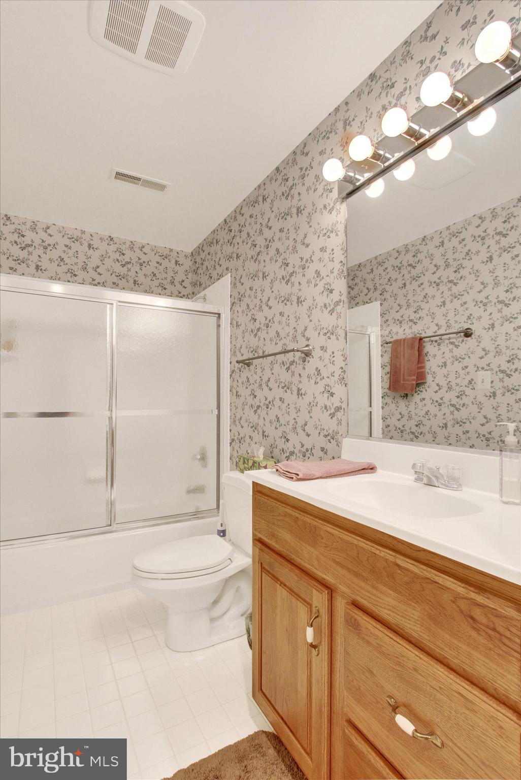 LAKE HERITAGE - Residential