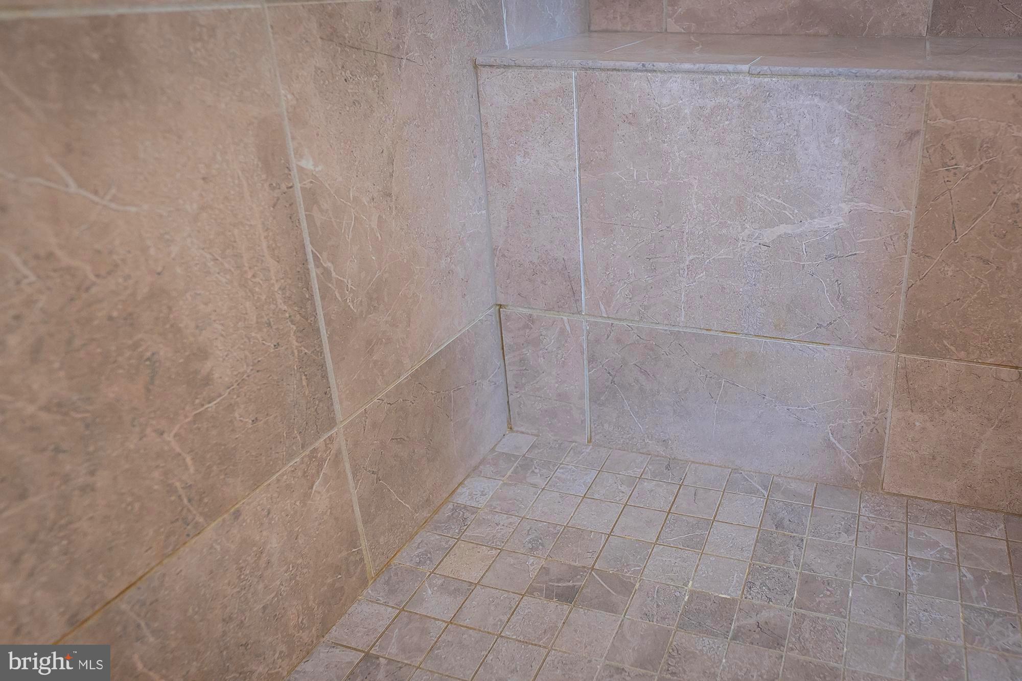 GABLERS SHORE - Residential