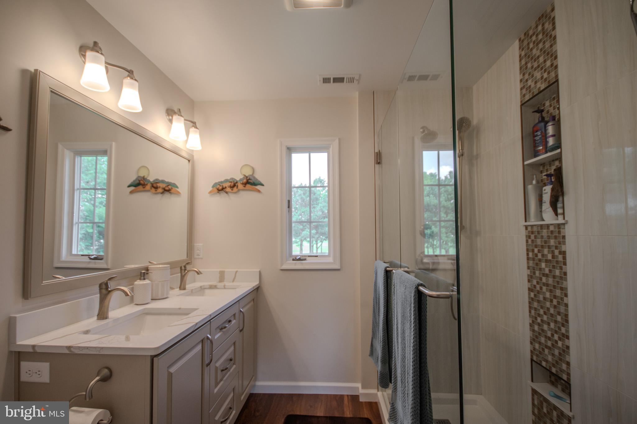 WILLOW CREEK - Residential