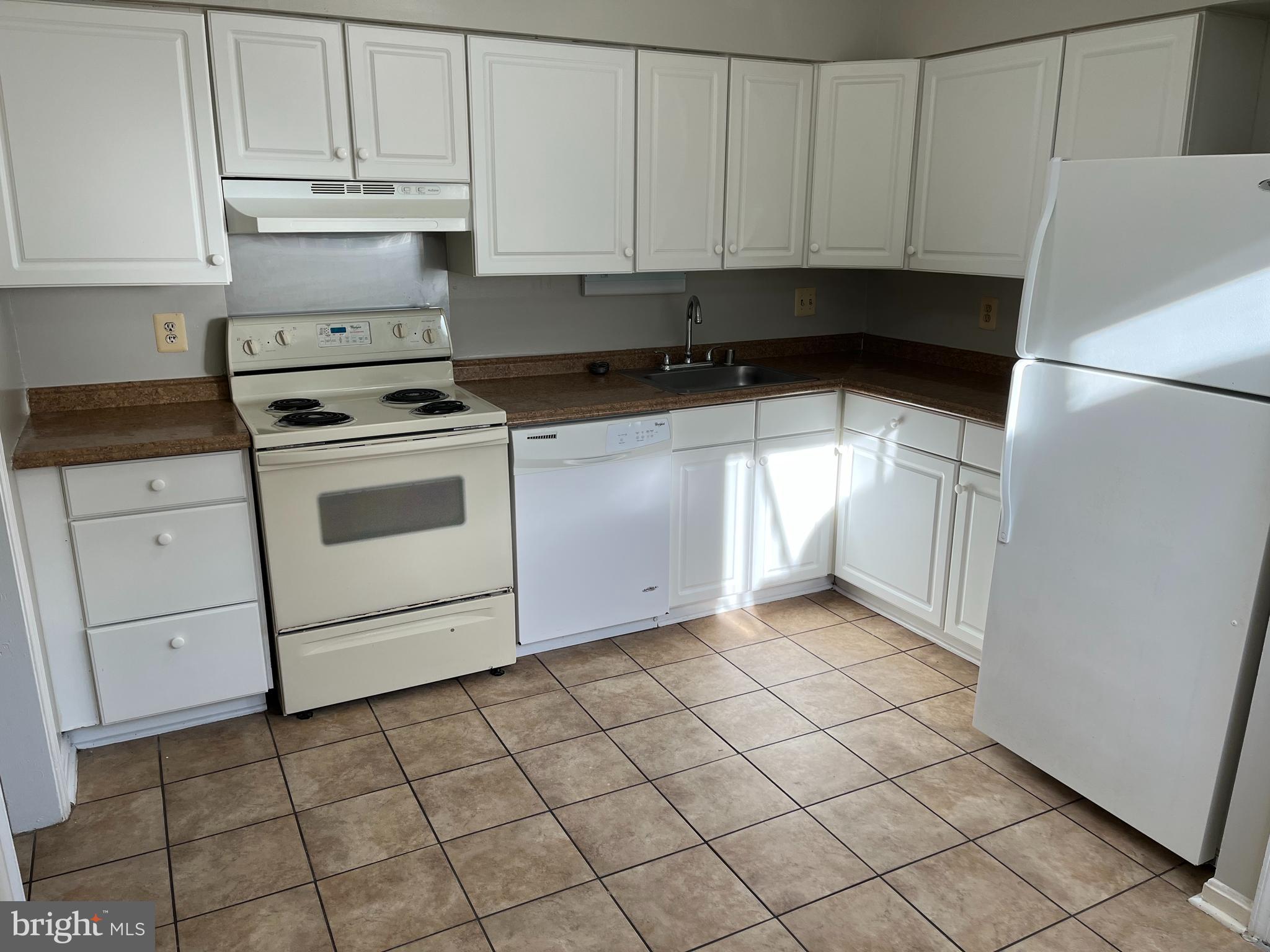 TERRACE TOWNHOUSES OF ANNANDALE - Residential Lease