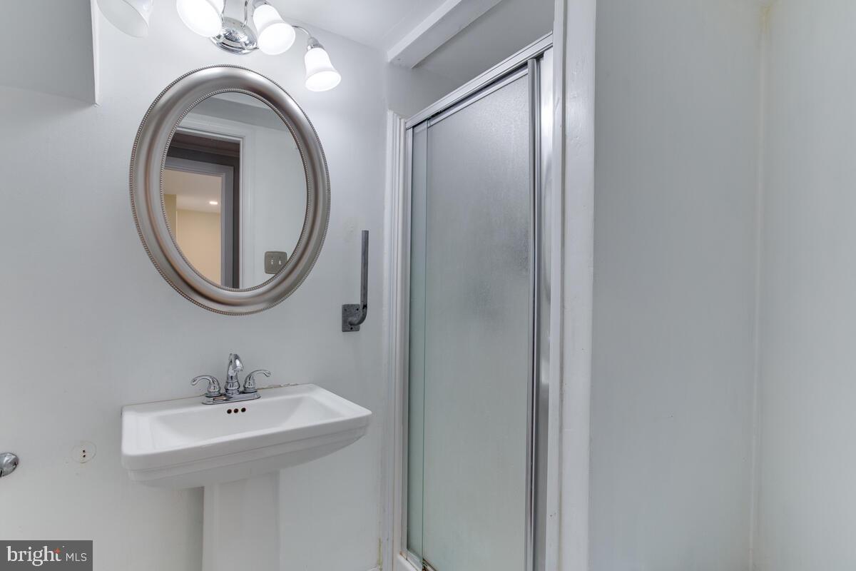 HUNT CLUB ESTATES - Residential Lease