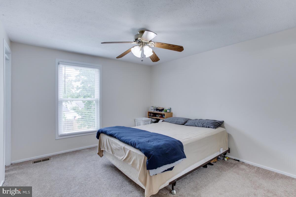 HUNT CLUB ESTATES - Residential Lease