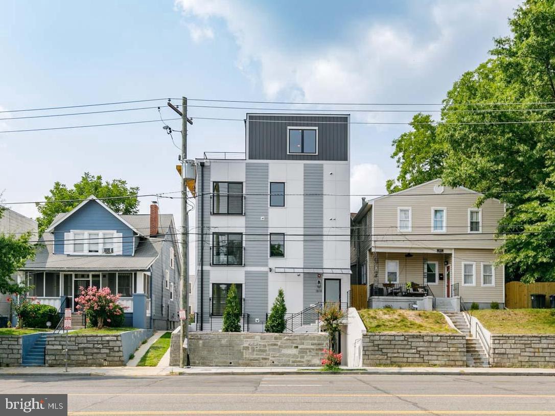 Photo 1 of 18 — 1818 RHODE ISLAND AVENUE NE 6, WASHINGTON, DC 20018