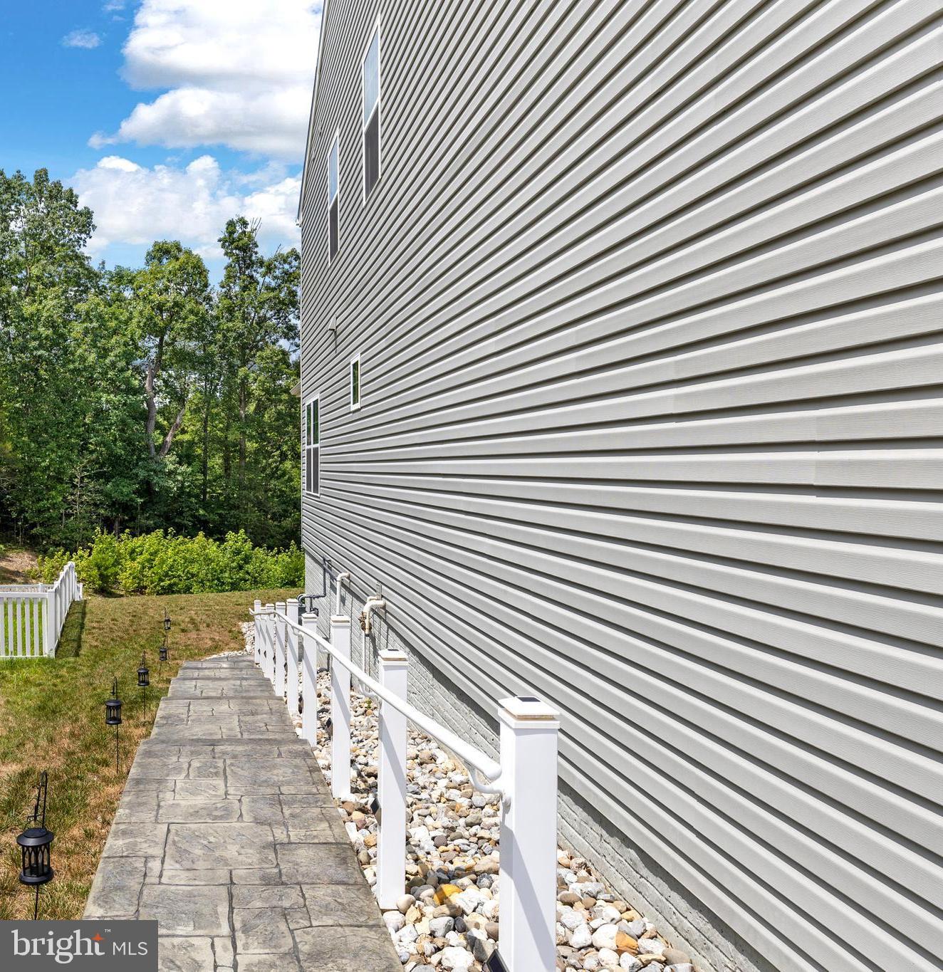 THE FALLS AT LEE'S PARKE - Residential