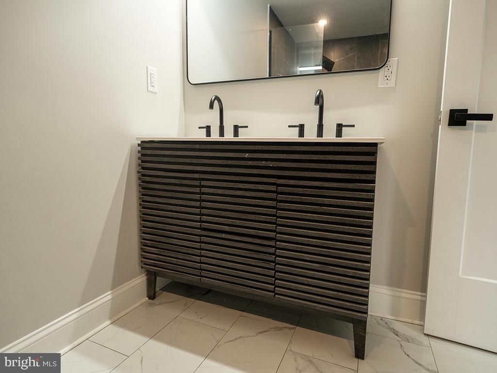 OLDE KENSINGTON - Residential