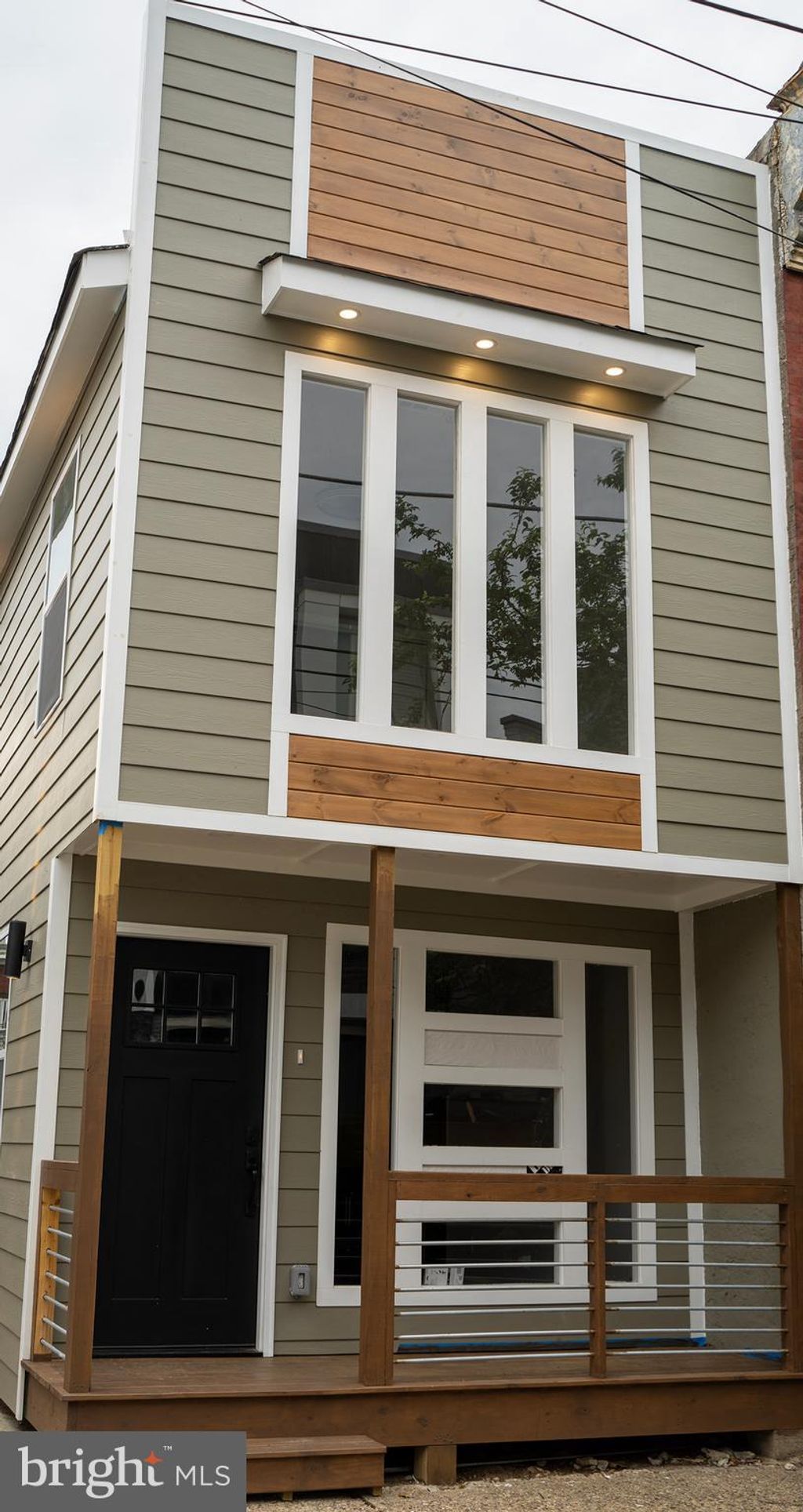 Photo of 2005 N Lawrence Street, PHILADELPHIA, PA 19122 (MLS # PAPH2563204)