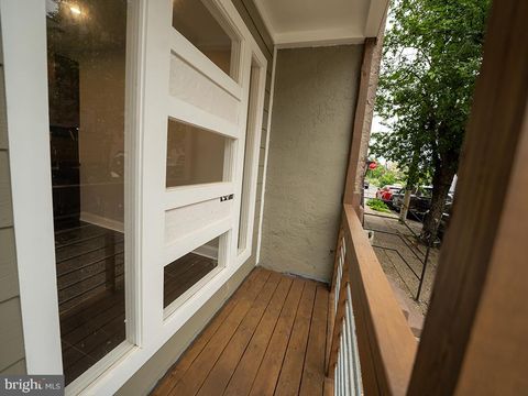 Townhouse For Sale - 2005 N Lawrence Street<br/> PHILADELPHIA, PA 19122