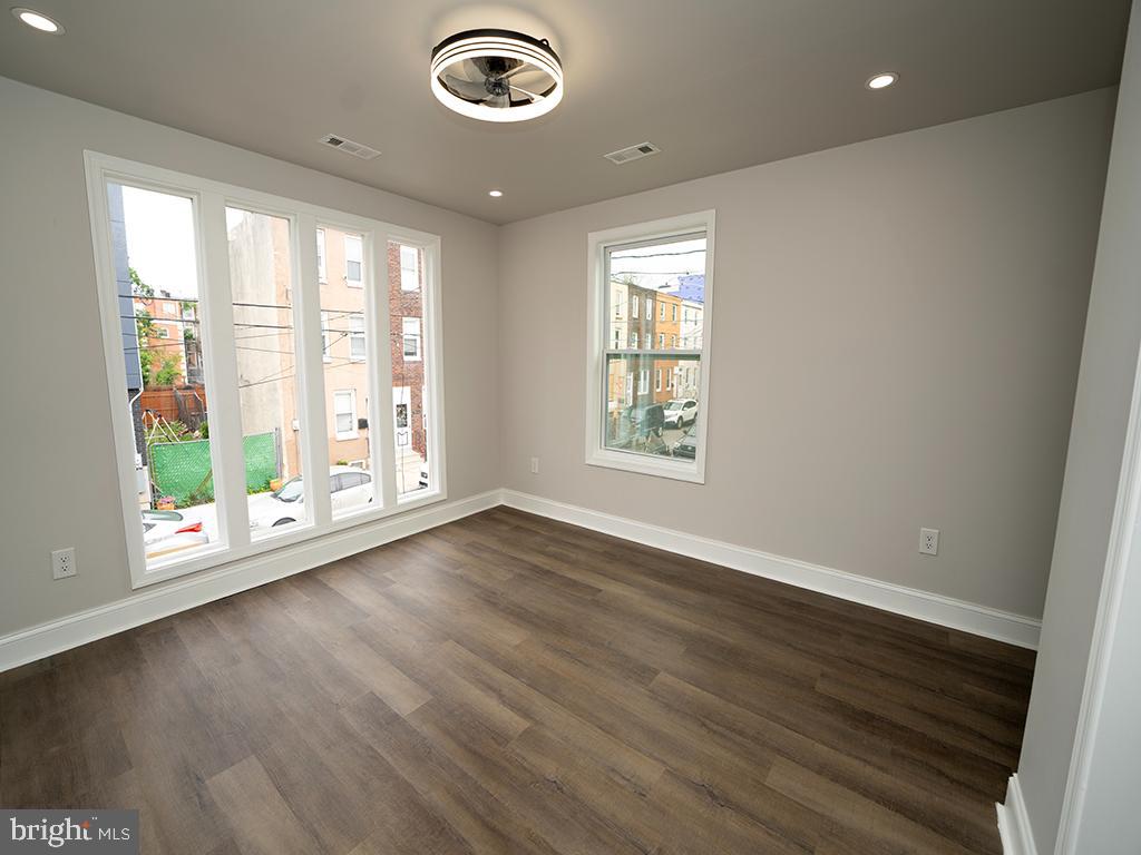 OLDE KENSINGTON - Residential