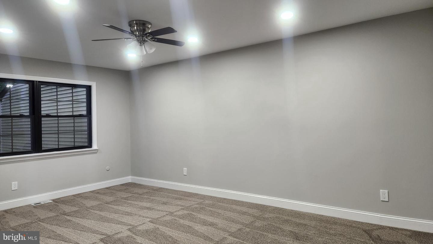 4 MEADOWSIDE COURT