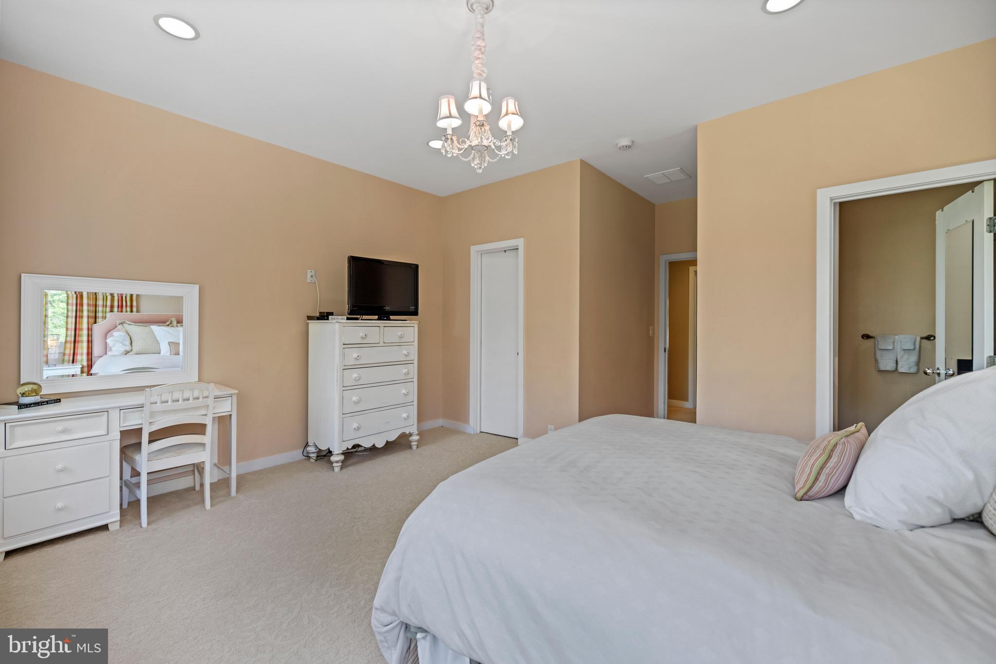 KENTSDALE ESTATES - Residential