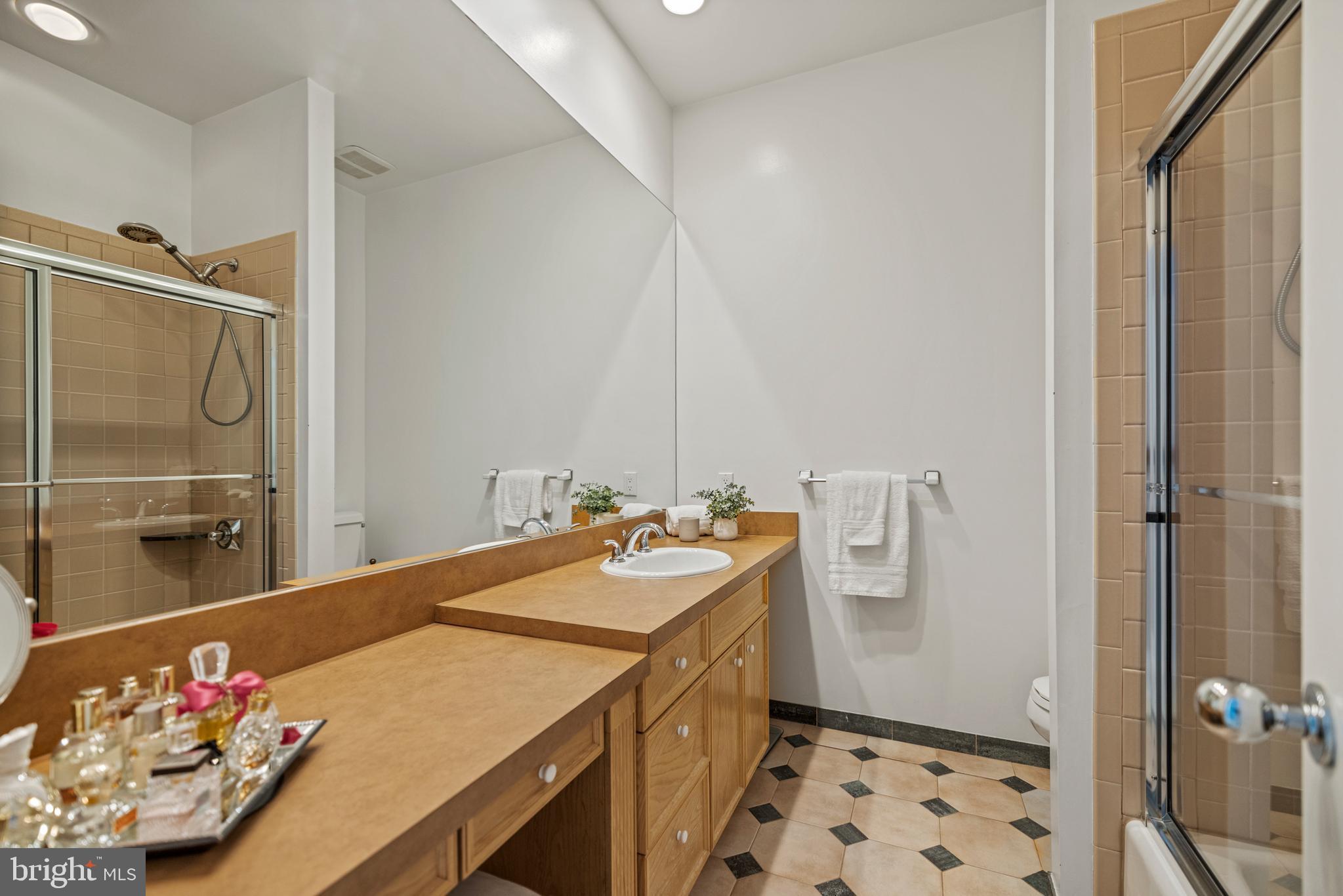 KENTSDALE ESTATES - Residential