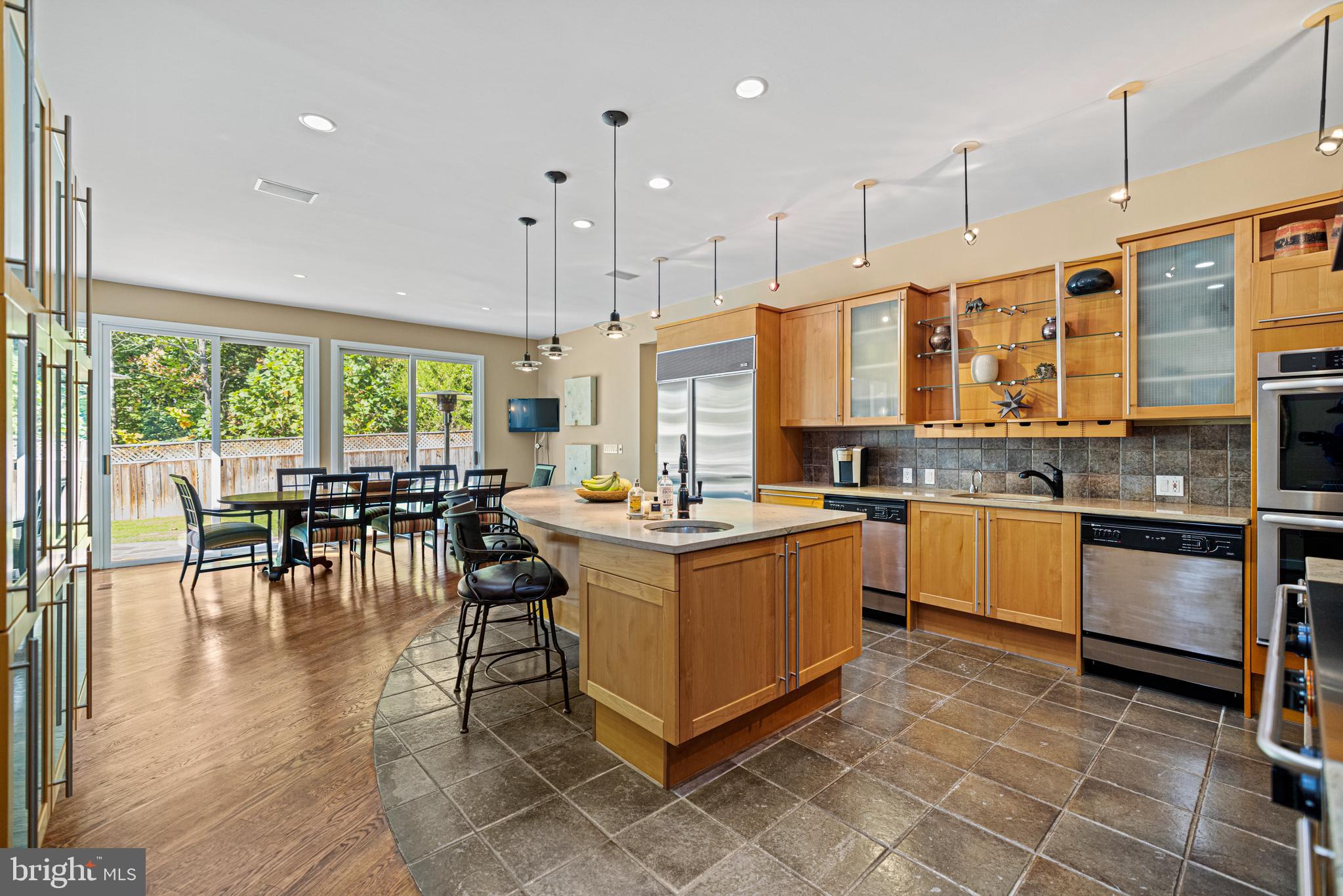 KENTSDALE ESTATES - Residential