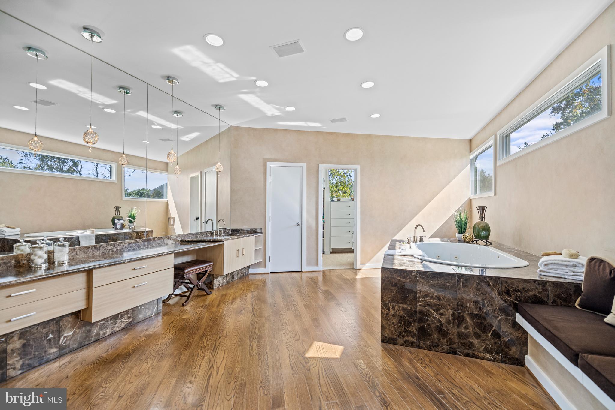 KENTSDALE ESTATES - Residential