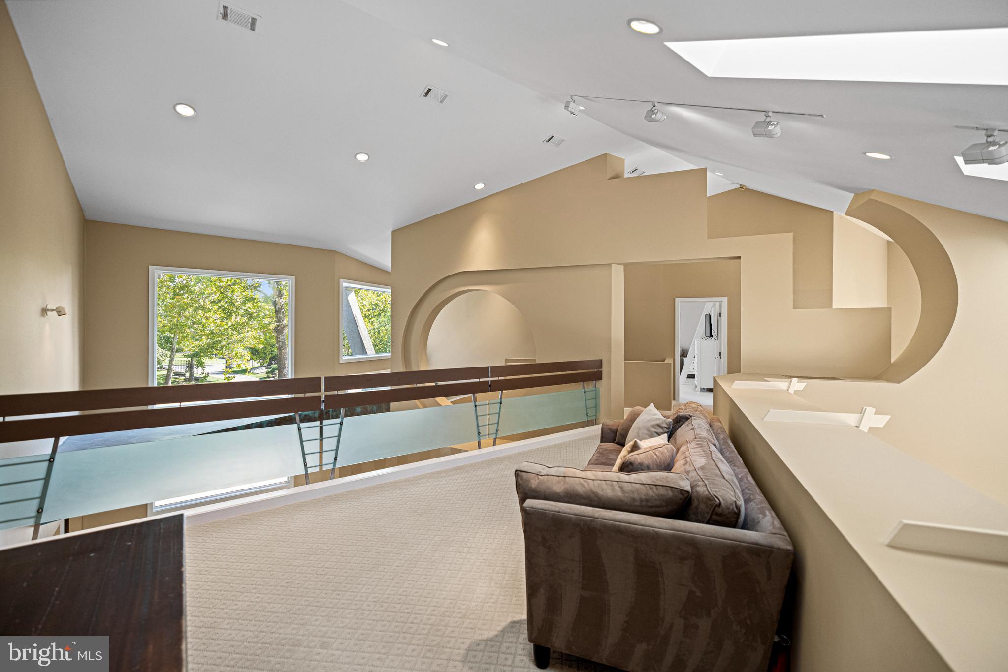 KENTSDALE ESTATES - Residential