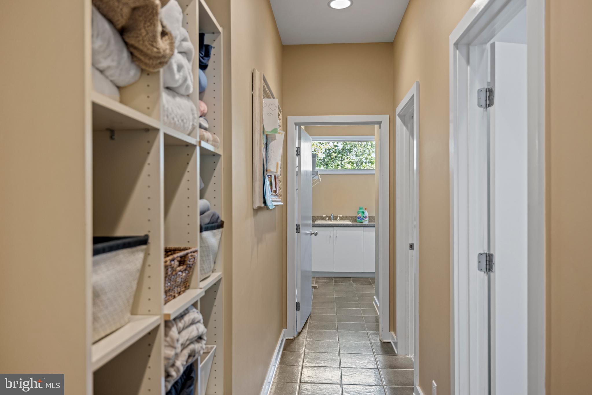 KENTSDALE ESTATES - Residential