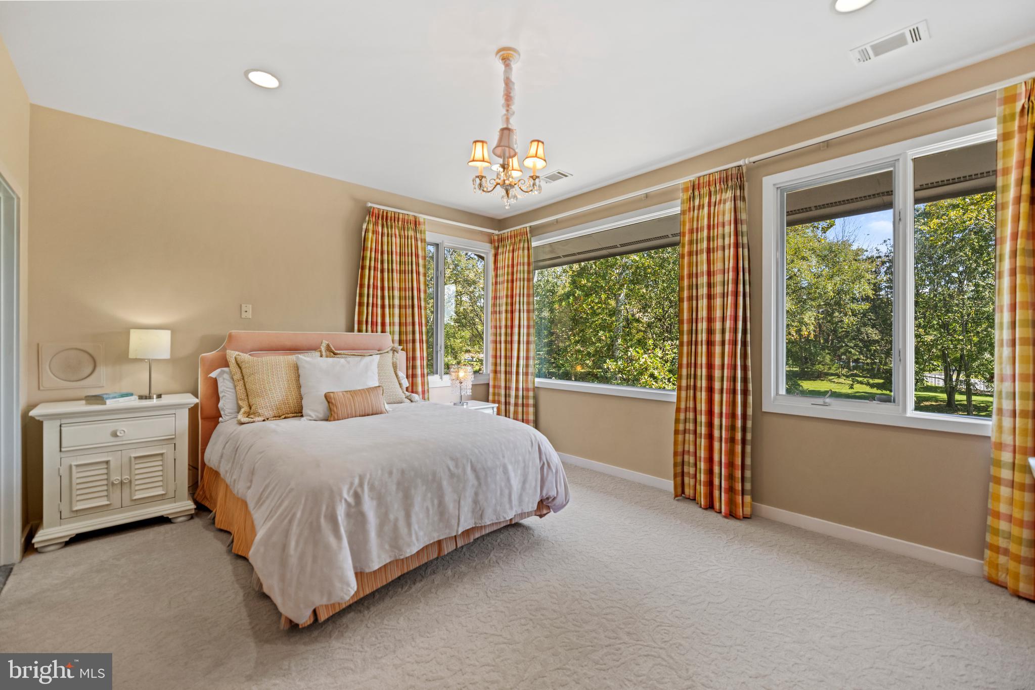 KENTSDALE ESTATES - Residential