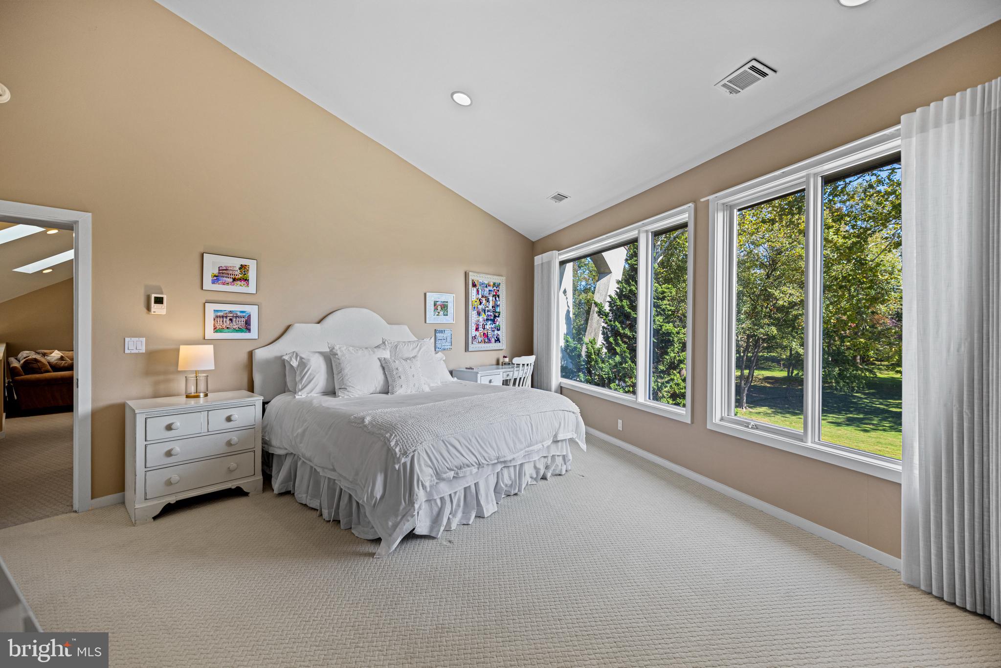 KENTSDALE ESTATES - Residential