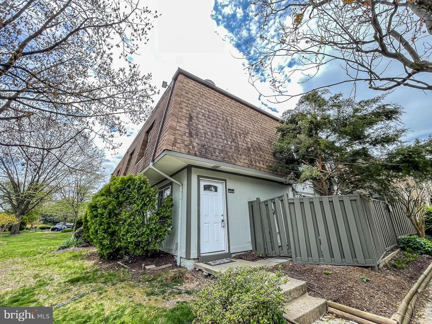 Welcome Home! This Spacious and Updated Condo offers an Affordable Price and Excellent Location! Enjoy  Move In Ready Home. Includes 3 Ample Sized Bedrooms, 2 Full Bathrooms, and 1 Half Bath.  Remodeled Kitchen with Granite Counter-top and new Stainless Steel Appliances. New flooring, Upgraded Bathroom, Master Bedroom with a walk-in closet, and  and Garage Parking. 1 Garage Parking. 2 others. Total Parking  3.. Also lots of  parking in the street.