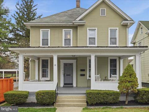 Homes For Sale - 18 Richard Avenue Ave<br/> SHIPPENSBURG, PA 17257