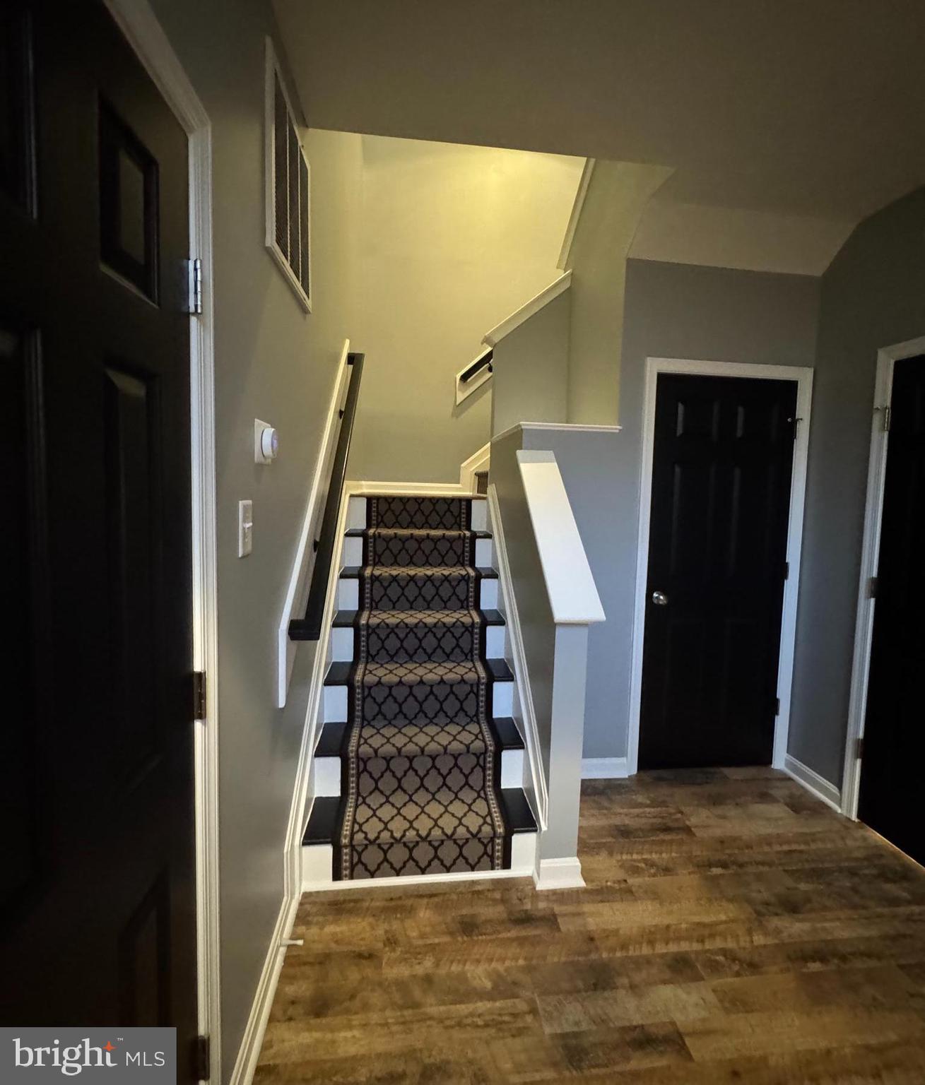 WALNUT MANOR - Residential