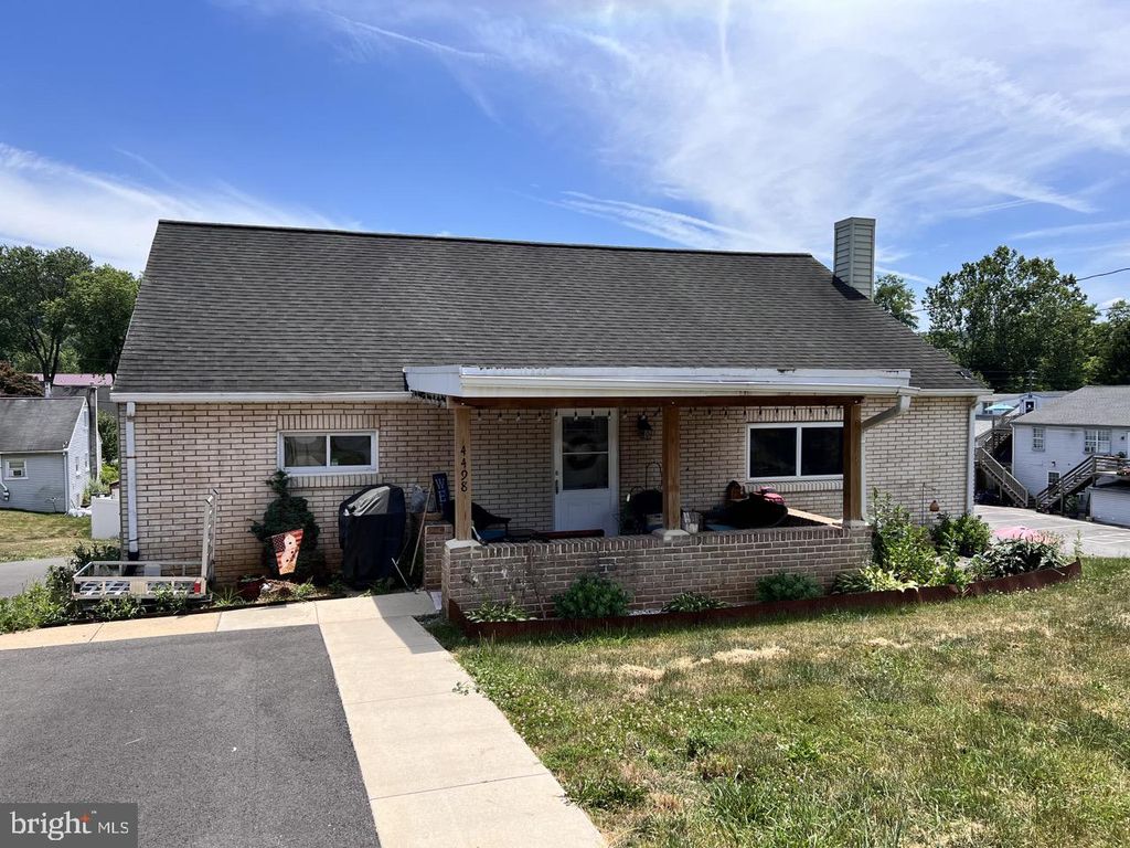 Photo of 4498 Chinchilla Avenue, MOUNT JOY, PA 17552 (MLS # PALA2065594)