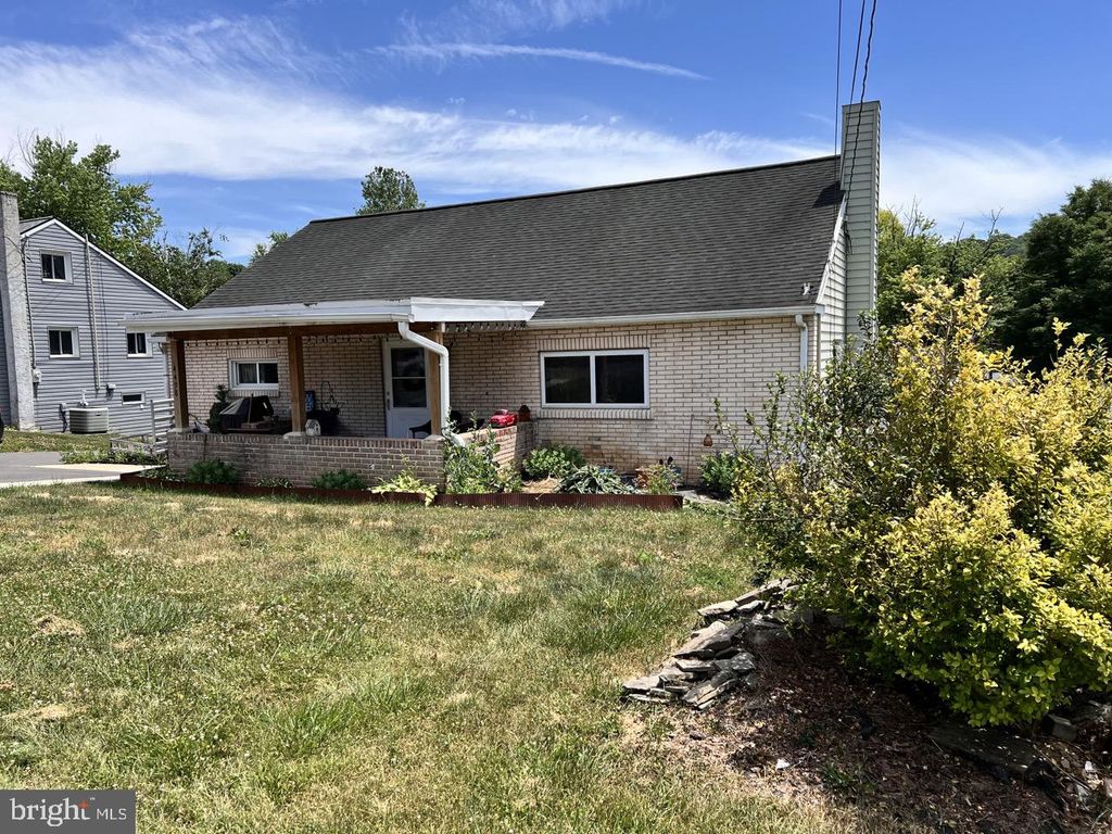 Photo of 4498 Chinchilla Avenue, MOUNT JOY, PA 17552 (MLS # PALA2065594)
