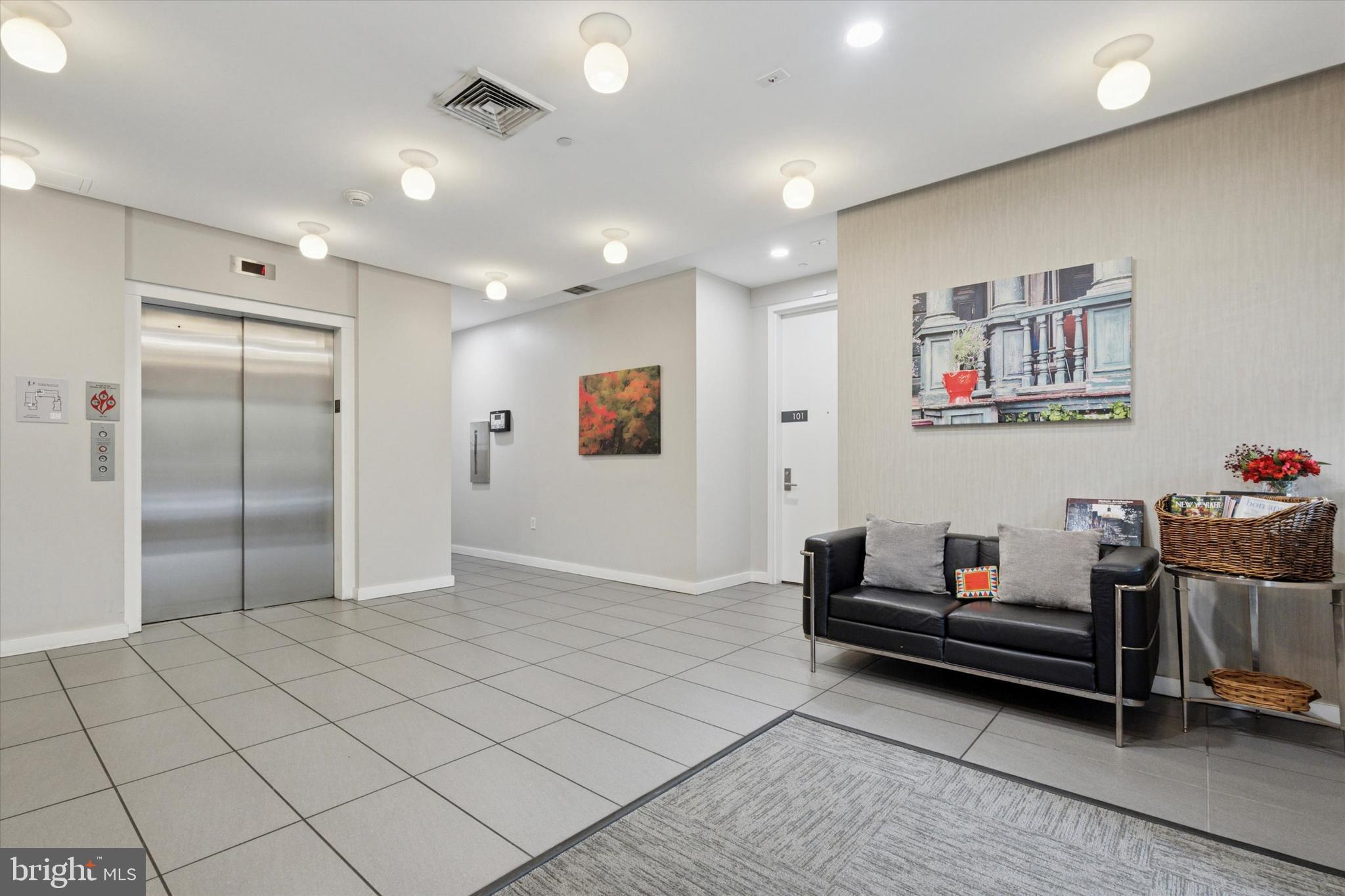 UNIVERSITY CITY - Residential