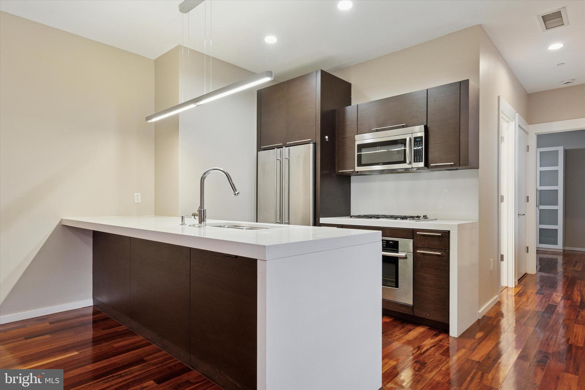 UNIVERSITY CITY - Residential