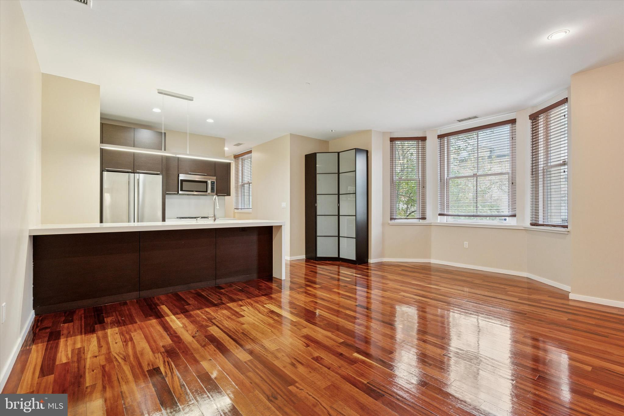 UNIVERSITY CITY - Residential