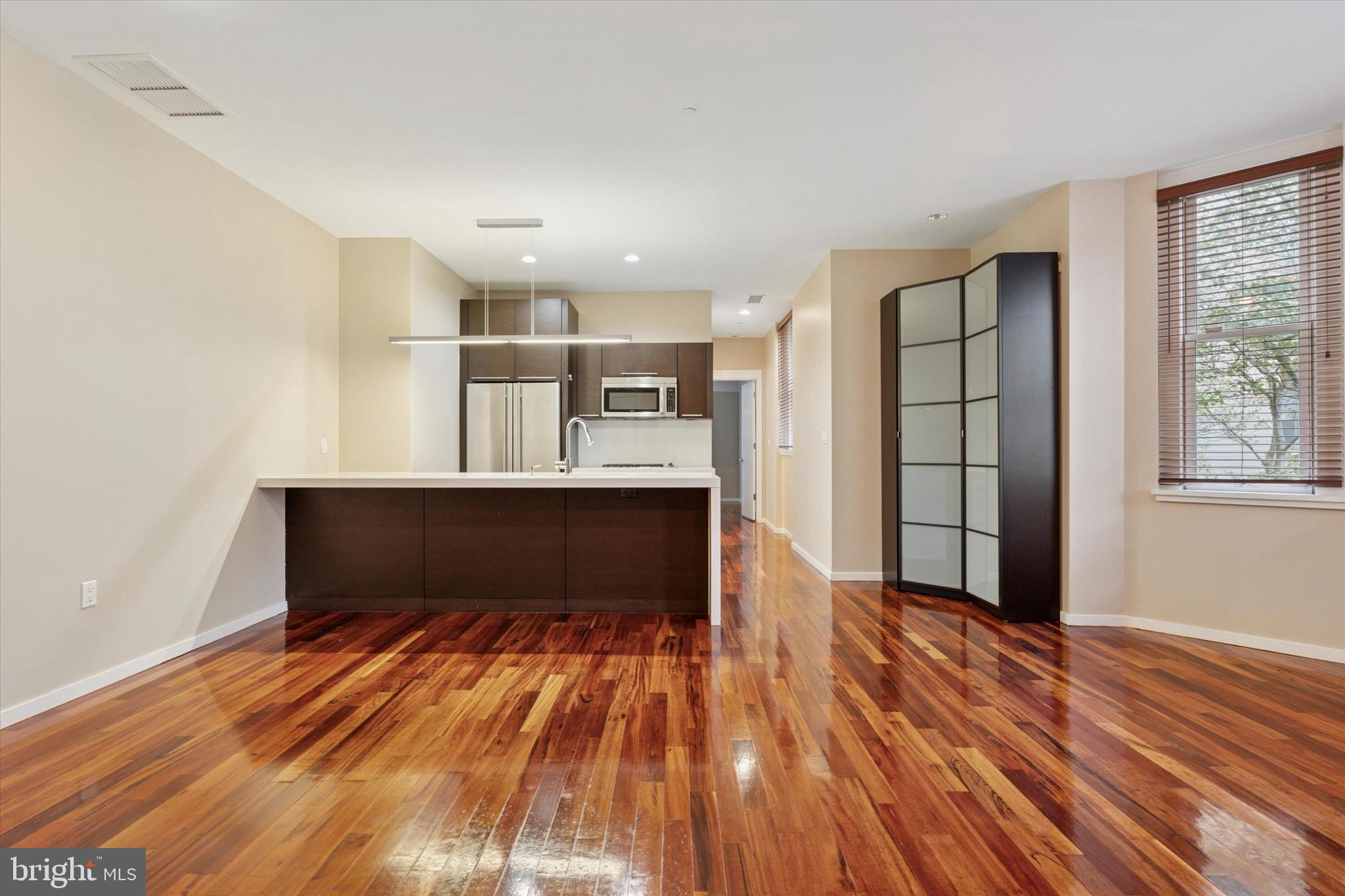 UNIVERSITY CITY - Residential