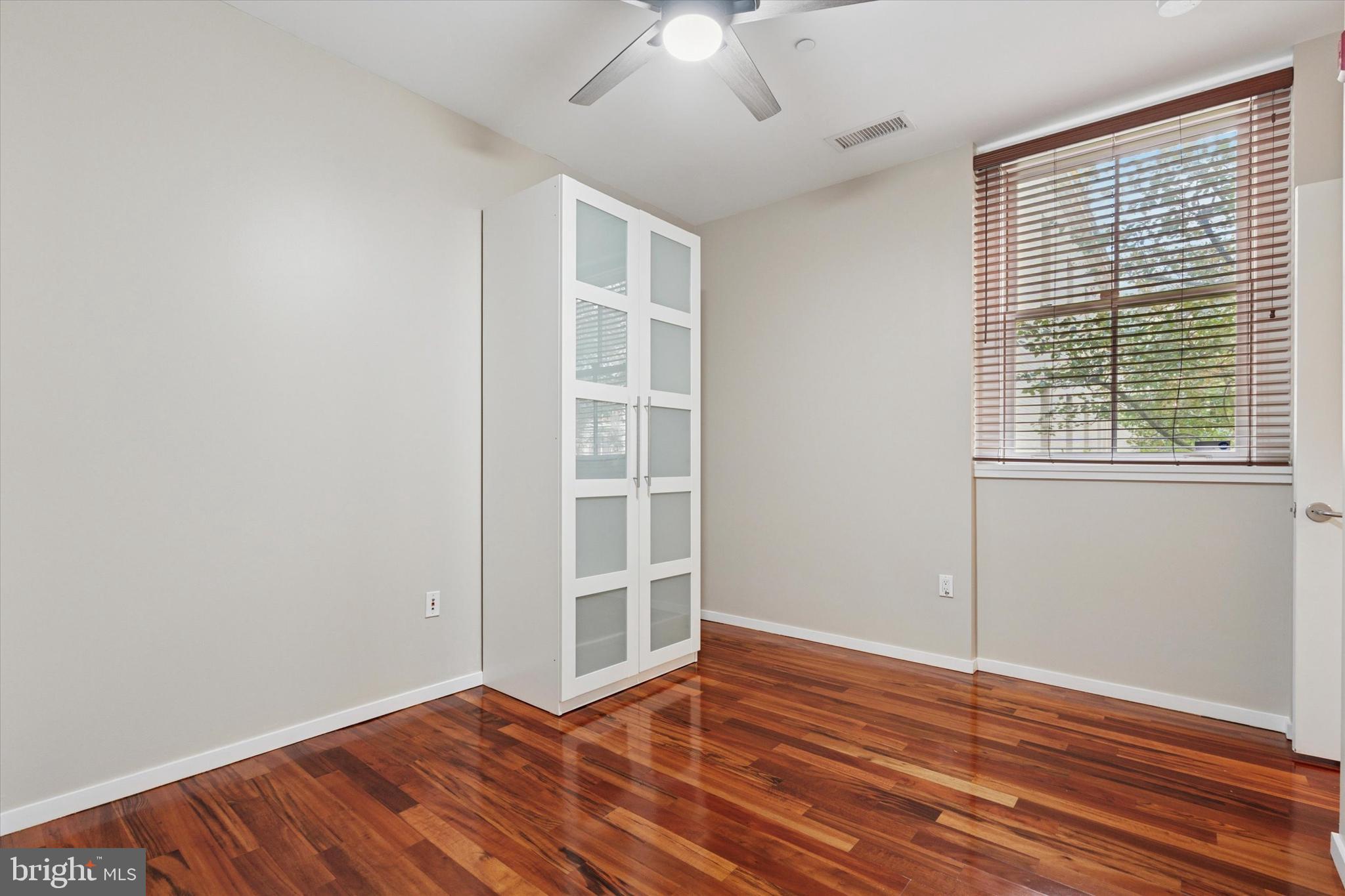 UNIVERSITY CITY - Residential