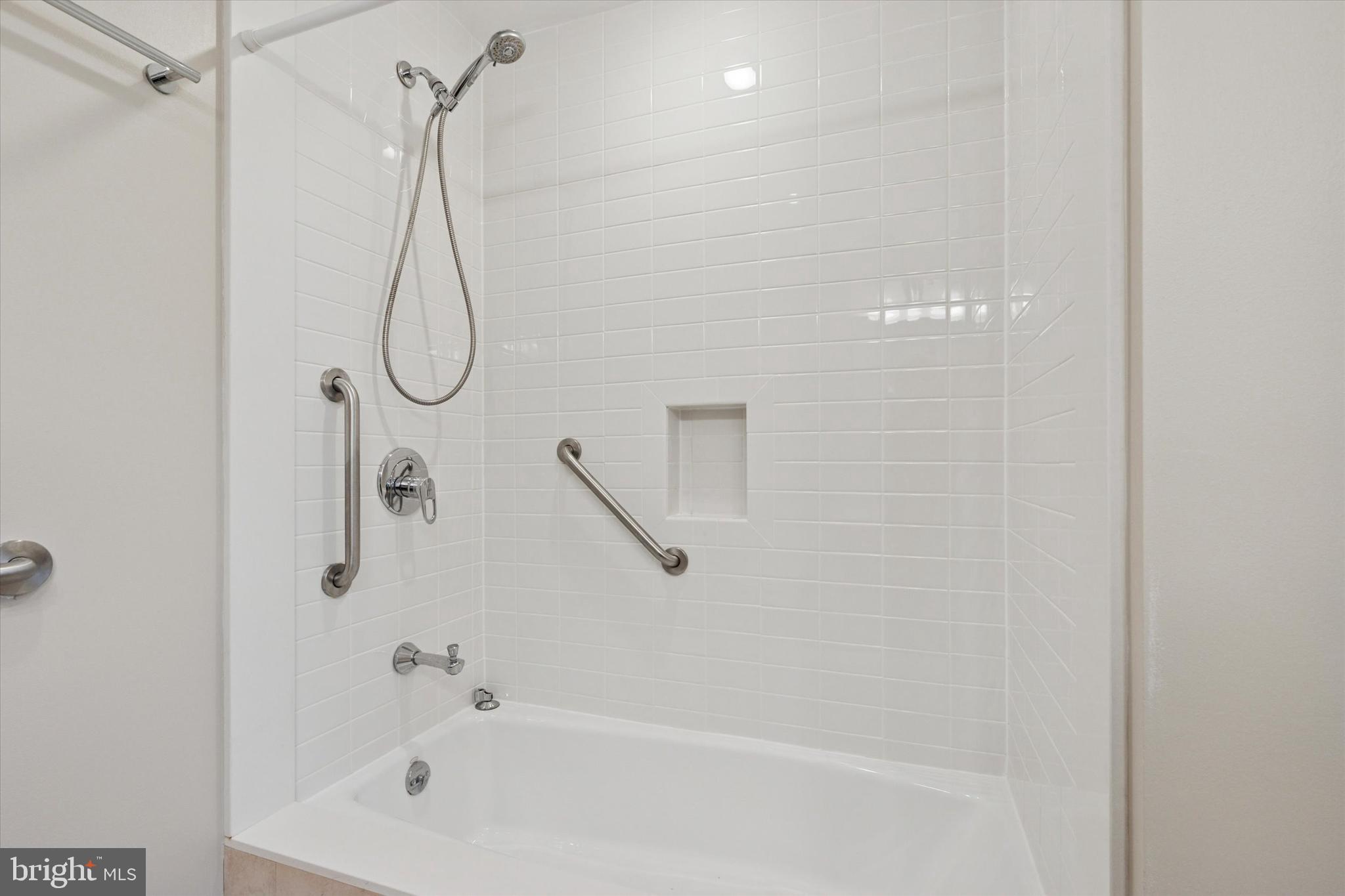 UNIVERSITY CITY - Residential