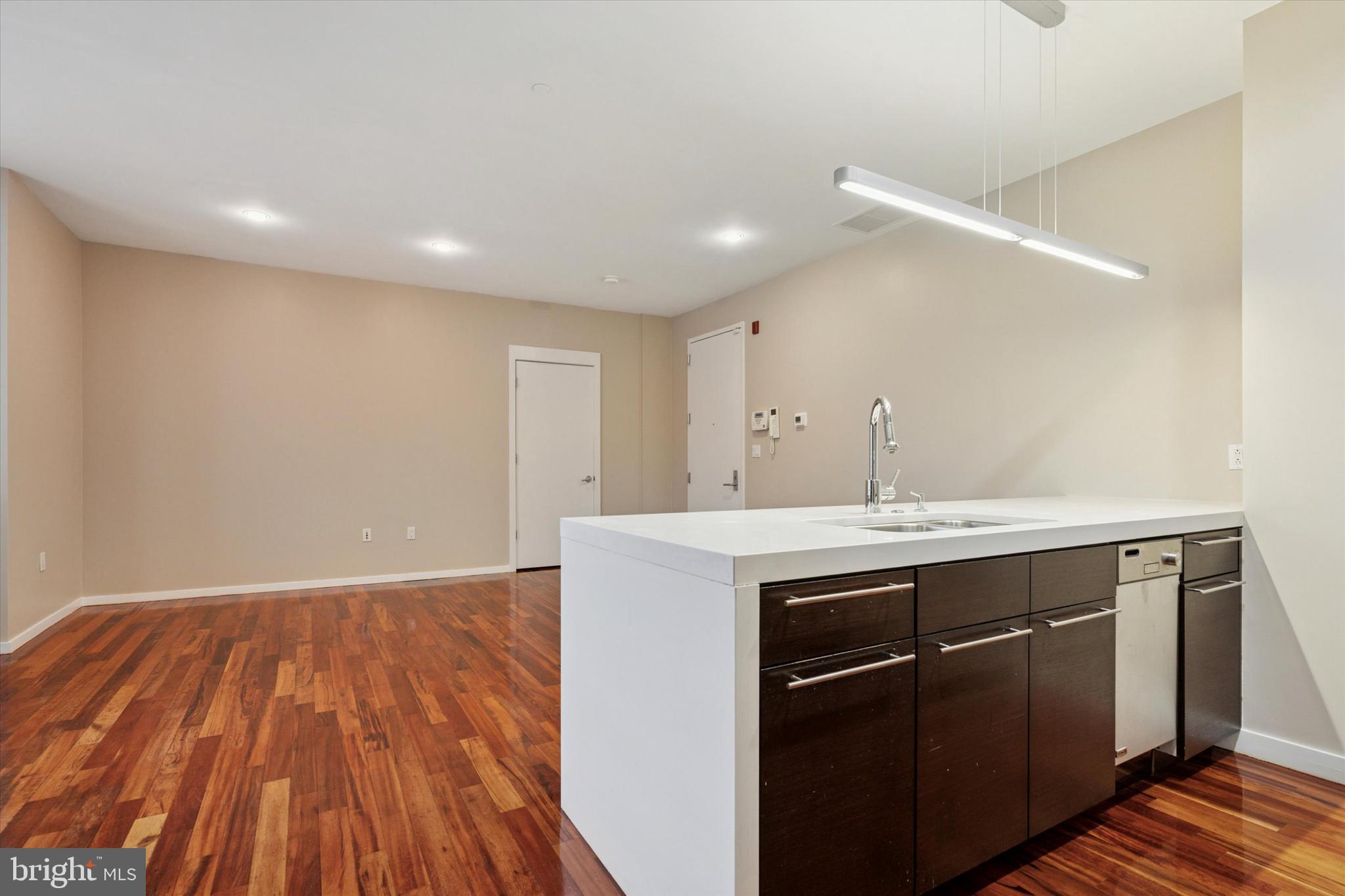 UNIVERSITY CITY - Residential