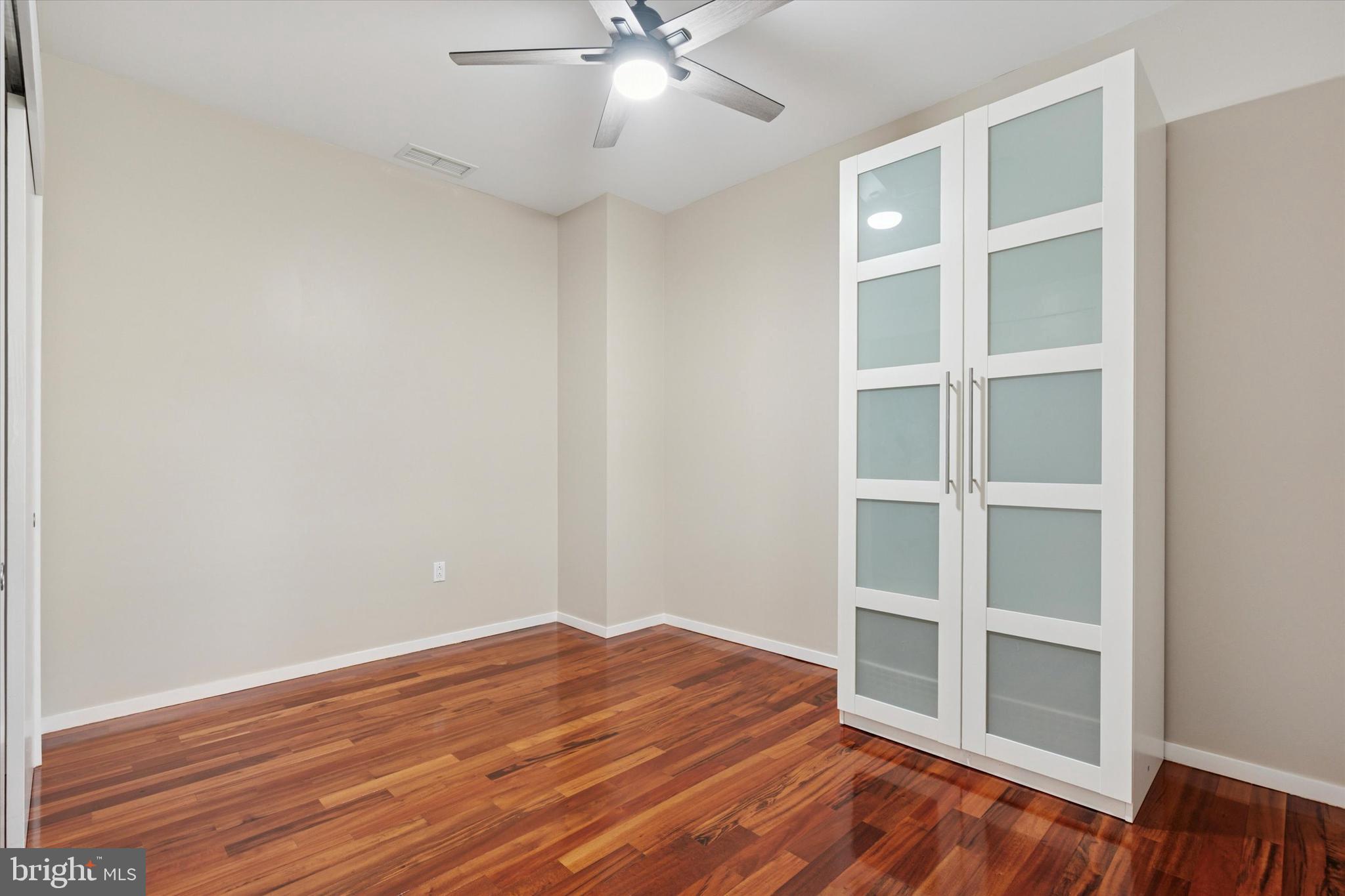 UNIVERSITY CITY - Residential