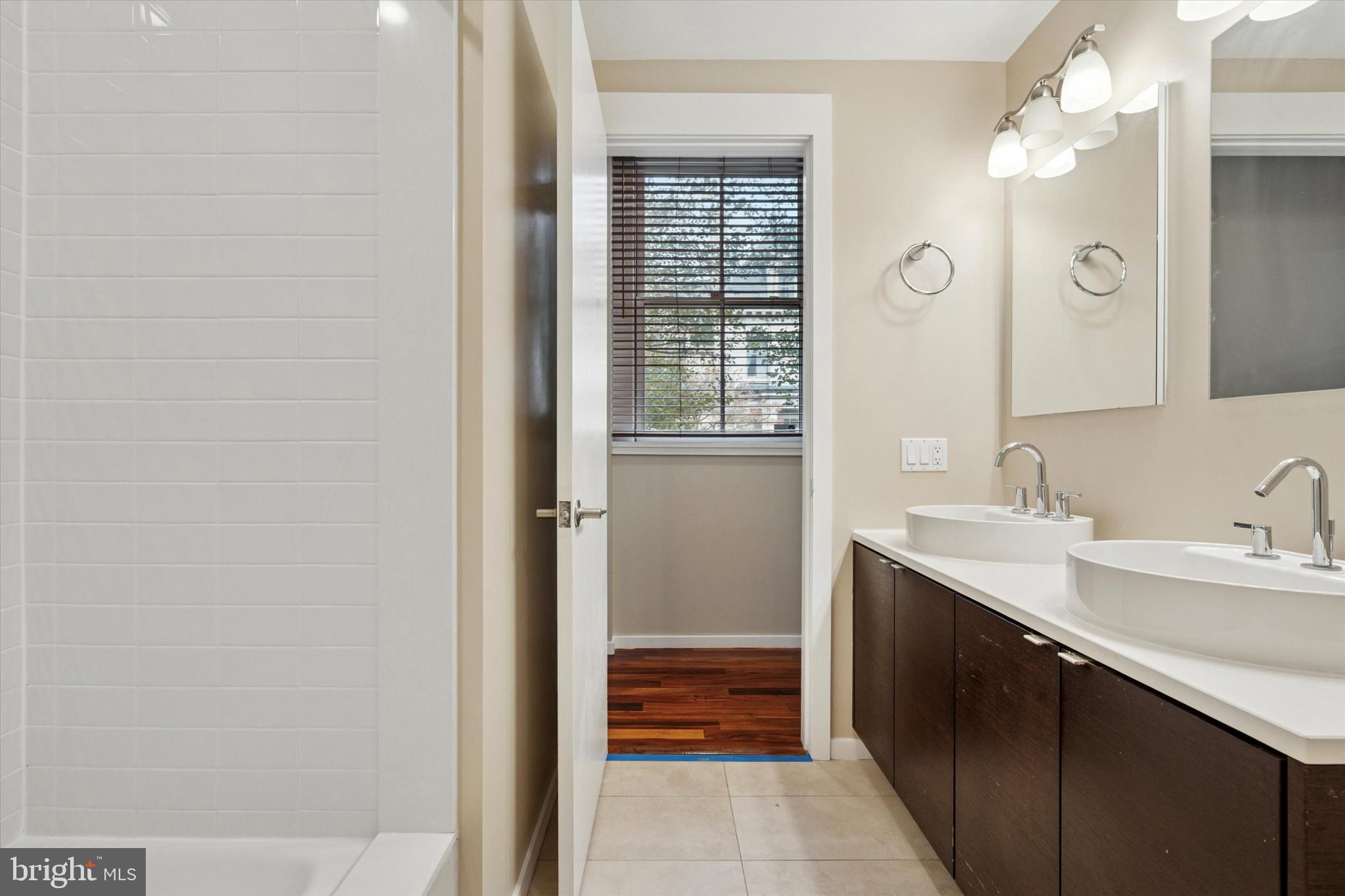 UNIVERSITY CITY - Residential