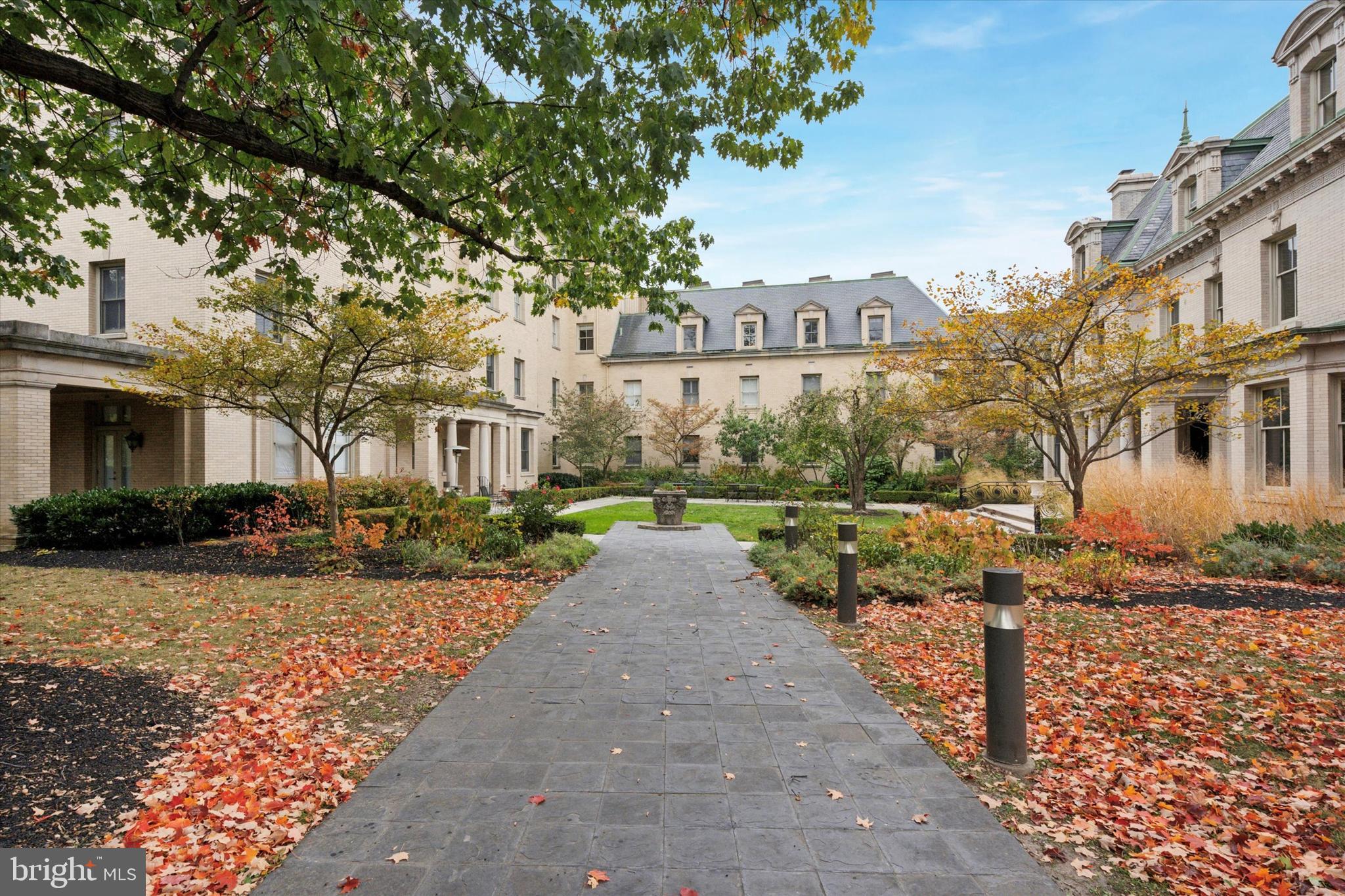 UNIVERSITY CITY - Residential