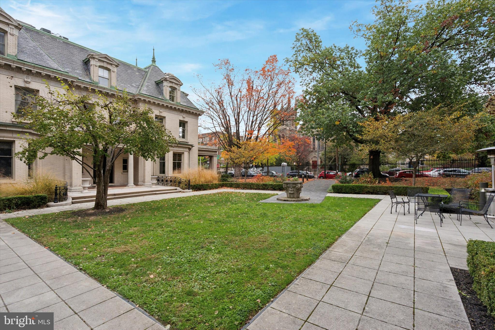 UNIVERSITY CITY - Residential