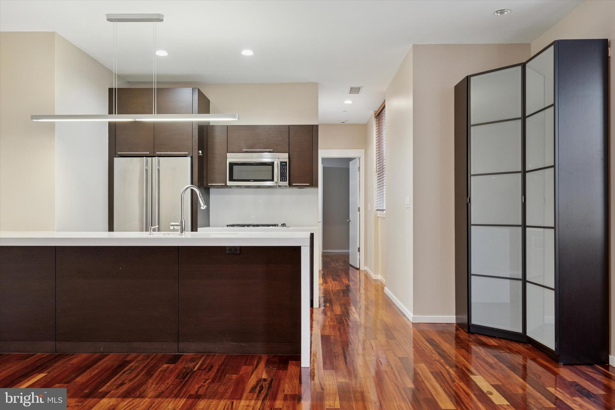 UNIVERSITY CITY - Residential